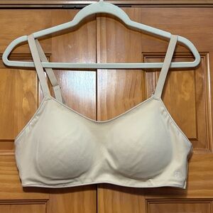 Huug Beige Wireless Comfort Bra Size Medium EUC